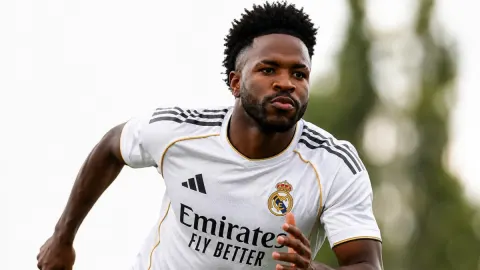 Vini Jr. firma novo contrato de longo prazo com o Real Madrid