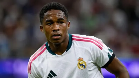 Liverpool prepara oferta de R$ 410 milhões por Endrick