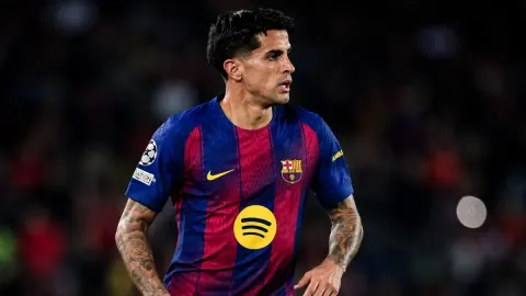 Barcelona anuncia João Cancelo e fecha vínculo até 2029
