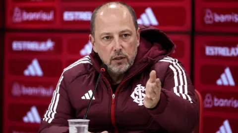 Internacional levará à CBF reclamação por lance do Gre-Nal 453