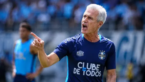 Luís Castro vê Gre-Nal aberto e aposta na força da Arena