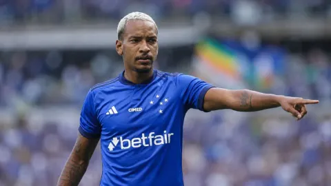 Matheus Pereira esclarece situação envolvendo sua substituição no clássico