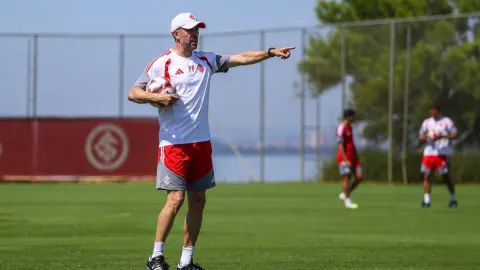 Pezzolano pode resgatar estratégia reativa do Inter no Gre-Nal