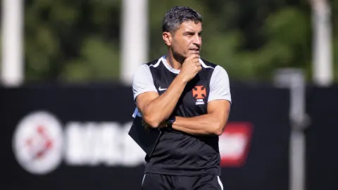 Pedro Emanuel ganha reforços no Vasco para duelo com Boca