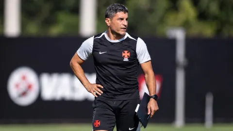 Vasco marca jogo-treino com Noroeste para testar opções na Data Fifa