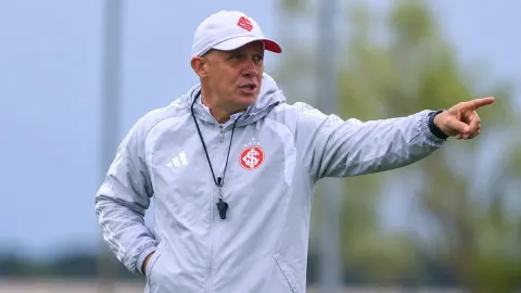 Mudança Tática no Inter: O Novo Esquema de Eduardo Baptista