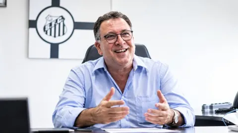 Presidente do Santos define prioridades e mira receita extra