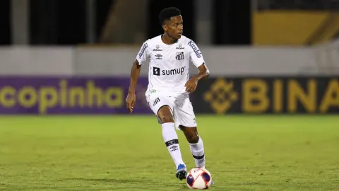 Transição aproxima João Victor do retorno ao Santos Sub-20