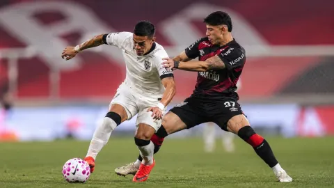 Athletico-PR e Atlético-MG empatam em 2 a 2 na Arena da Baixada