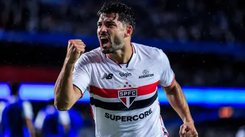 Calleri decide, Lucas Moura muda o jogo e São Paulo vence o Vitória