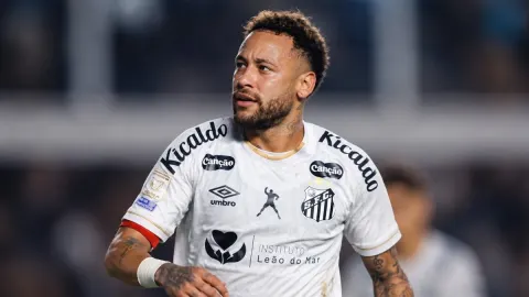 Neymar acompanha tropeço do Santos em cenário inesperado