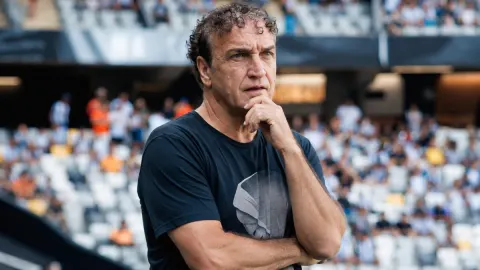 Cuca evita caça a culpado e prepara análise de falha no Santos