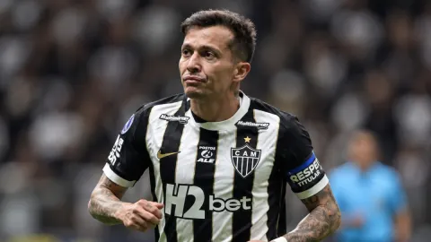 Bernard aponta arma do Atlético-MG para abrir vantagem na semi