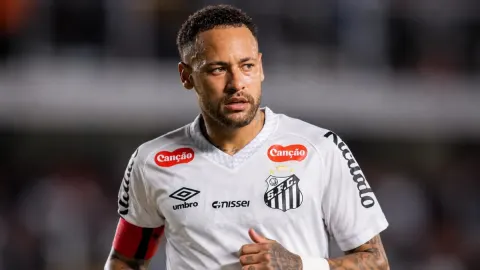 Neymar ganha sinal verde e mira reta final do Santos
