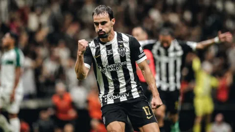Igor Gomes aparece no fim, Atlético-MG vence o Coritiba e entra no G-5