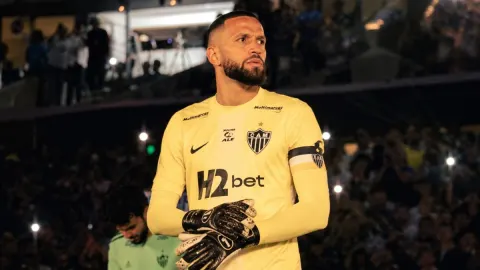 Atlético-MG leva Everson, mas perde atacante antes da decisão