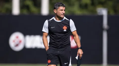 Vasco recebe reforço antes de decisão e mira vaga na final