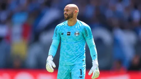 Cruzeiro monitora goleiro do Grêmio, mas cenário ainda é incerto