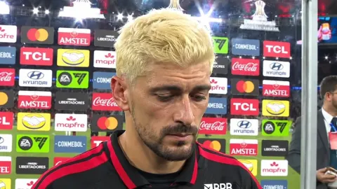 Após queda do Flamengo, jogadores admitem falhas e cobram reação