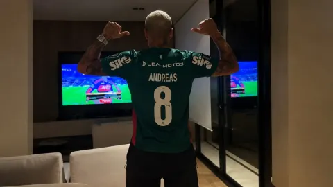Deyverson provoca o Flamengo usando camisa de Andreas Pereira