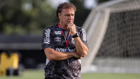 Santos ganha força no ataque, mas Cuca encara dilema na defesa