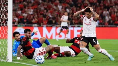 Flamengo contesta presença de Rojo e aguarda decisão da Conmebol