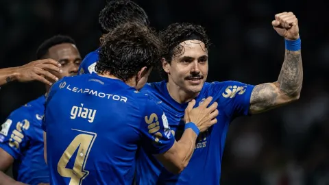 Palmeiras vence o Bragantino e termina rodada na liderança