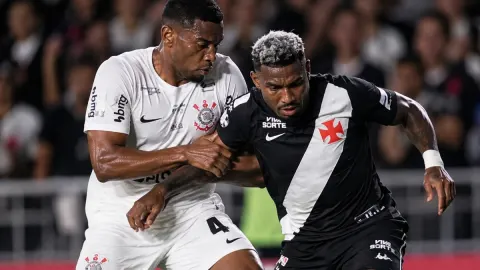 Vasco reage no fim, vence o Corinthians e amplia crise de Seedorf
