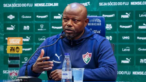 Marcão identifica falhas decisivas e cobra reação do Fluminense