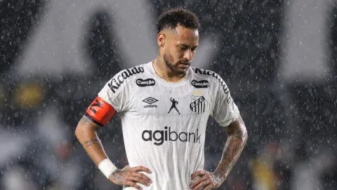 Expulsão de Neymar contra o Bahia gera crise e pressão máxima no Santos