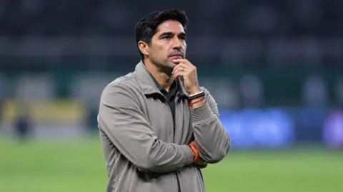 Abel Ferreira entra no radar europeu, mas Palmeiras mantém plano