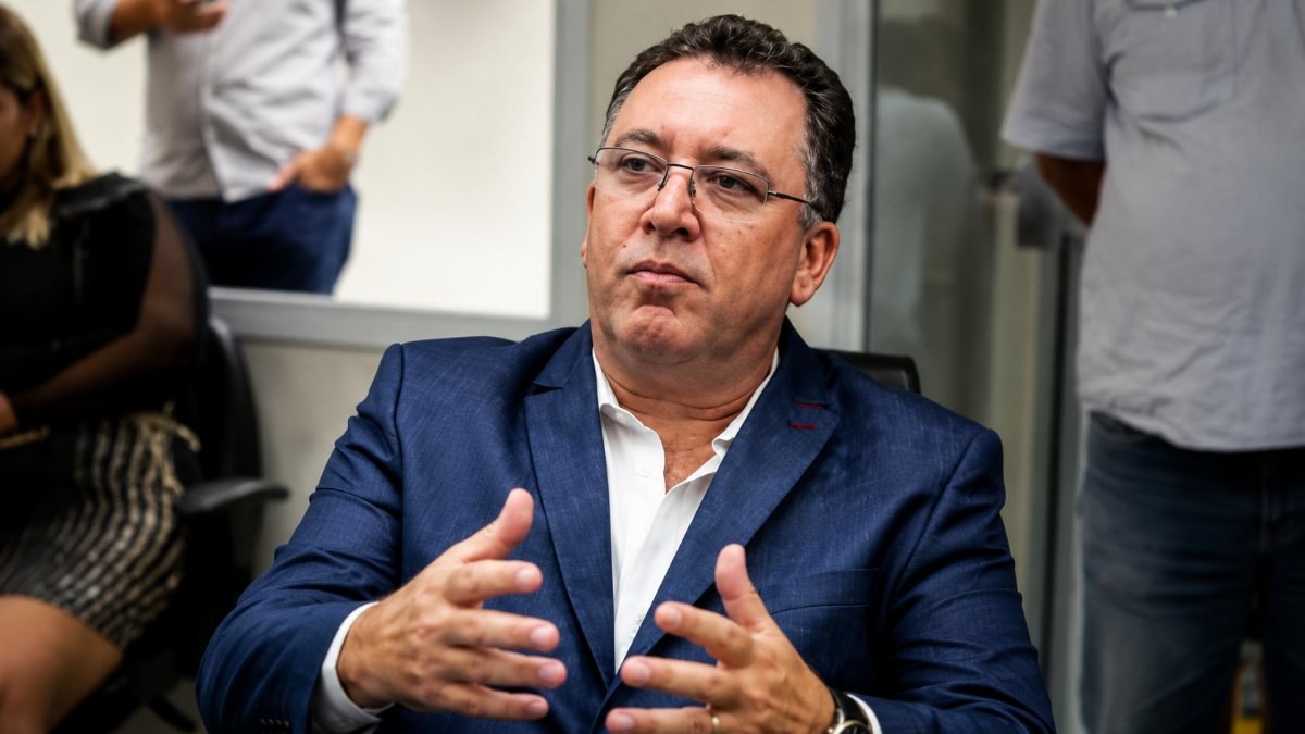 Santos negocia rescisões contratuais para ajustar o elenco atual