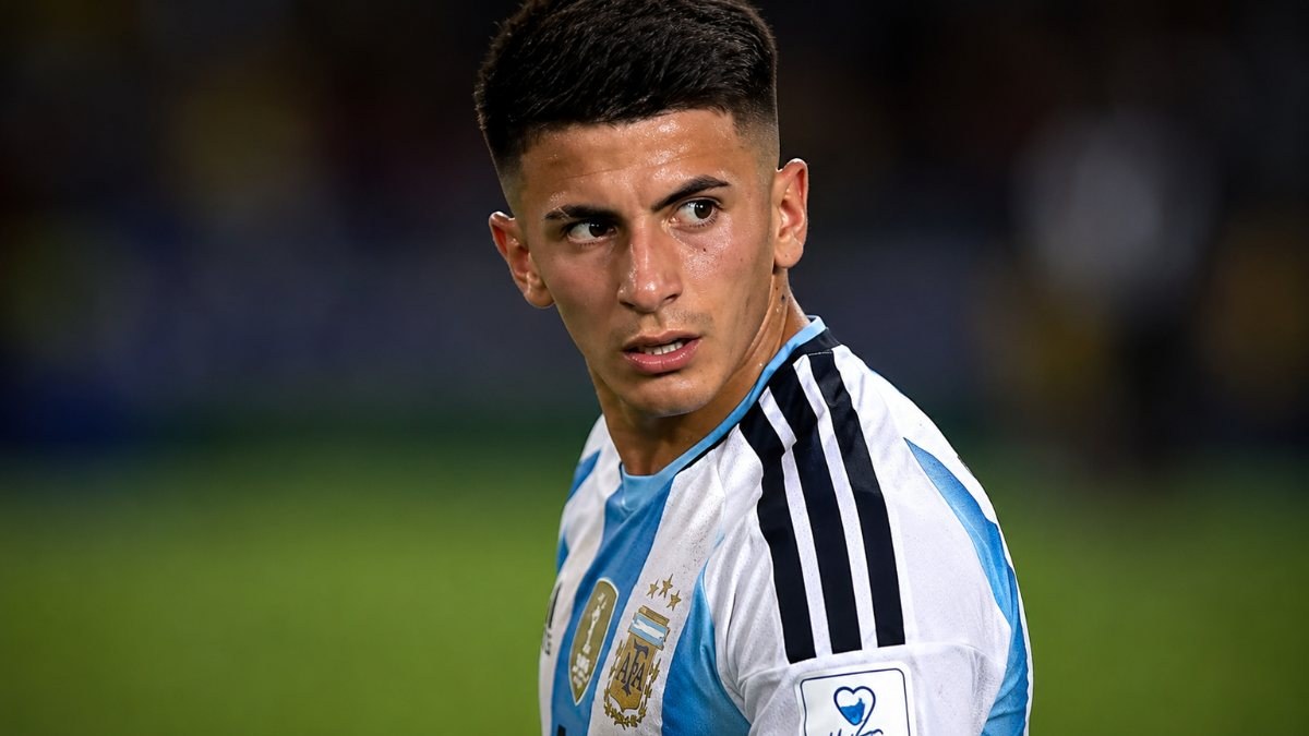 Thiago Almada no Flamengo? O futuro do meia argentino agita o mercado