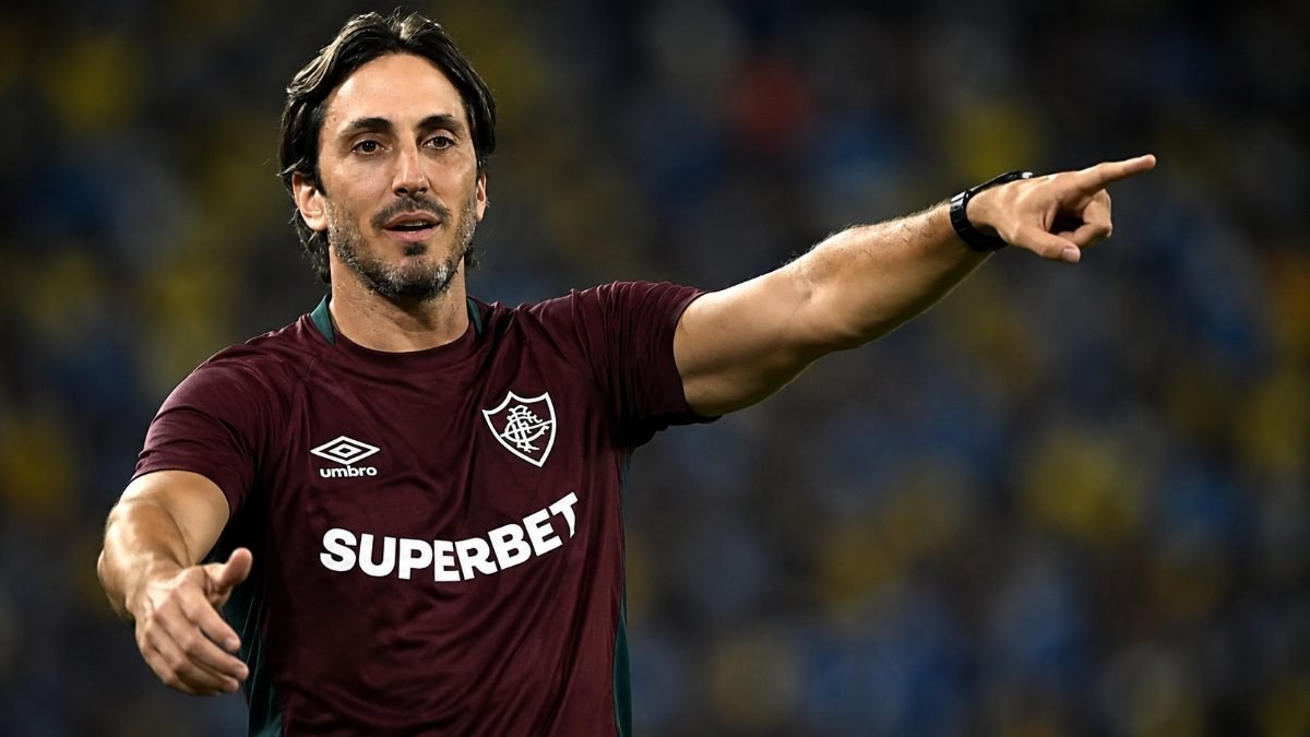 Fluminense prepara mudanças cruciais para confronto diante do Grêmio