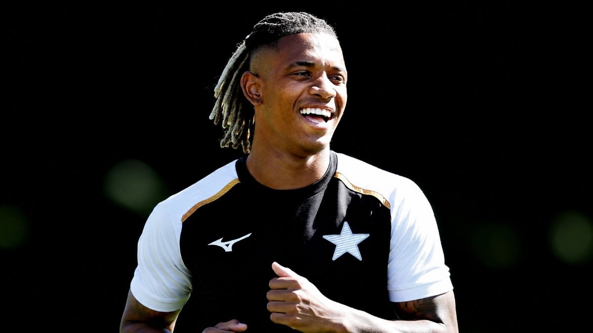 Botafogo trava investida do Palmeiras por Danilo e mantém volante