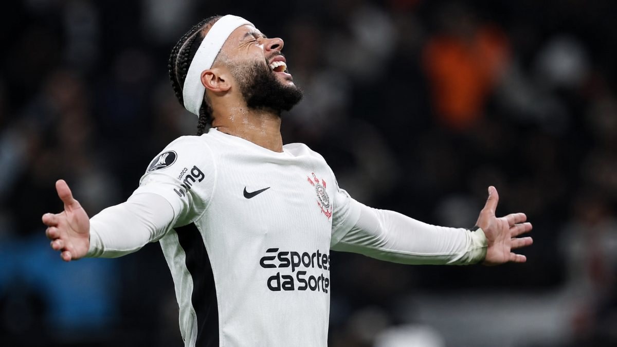 O futuro de Memphis Depay: ídolo corintiano sugere mudança drástica