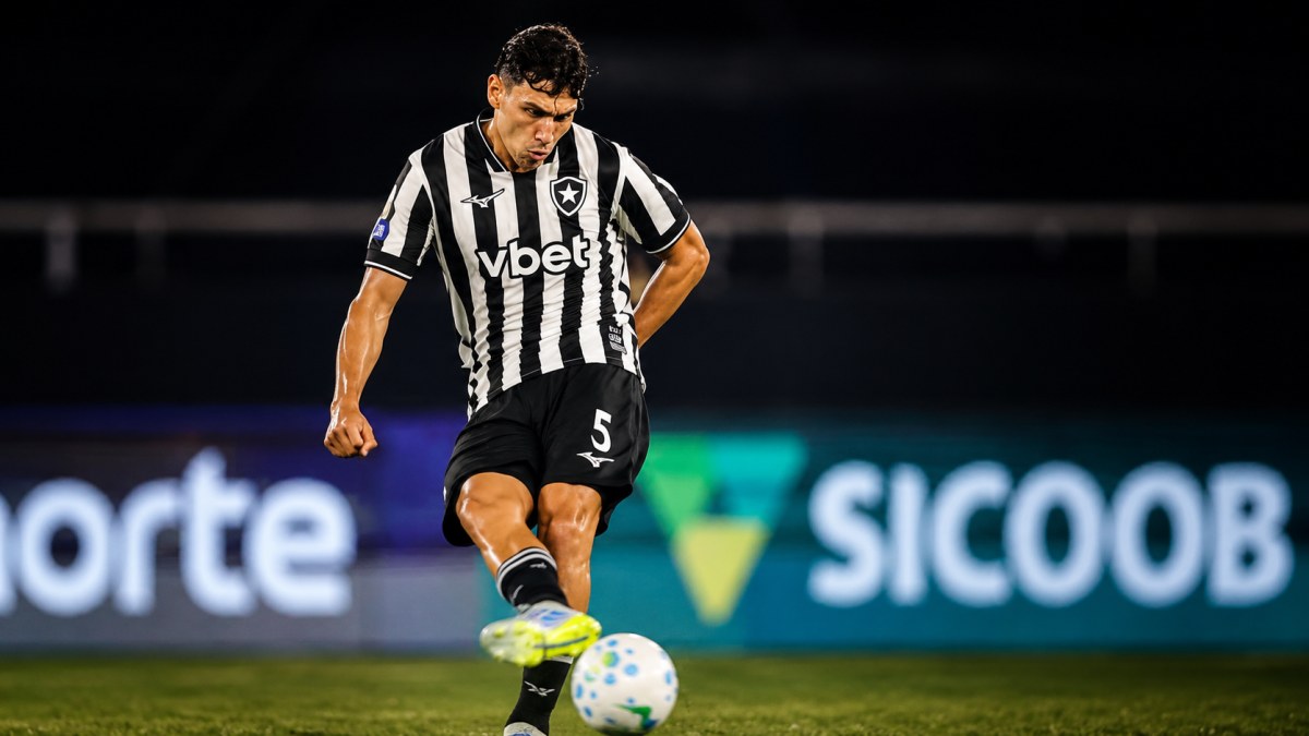 Botafogo avança para garantir permanência de zagueiro