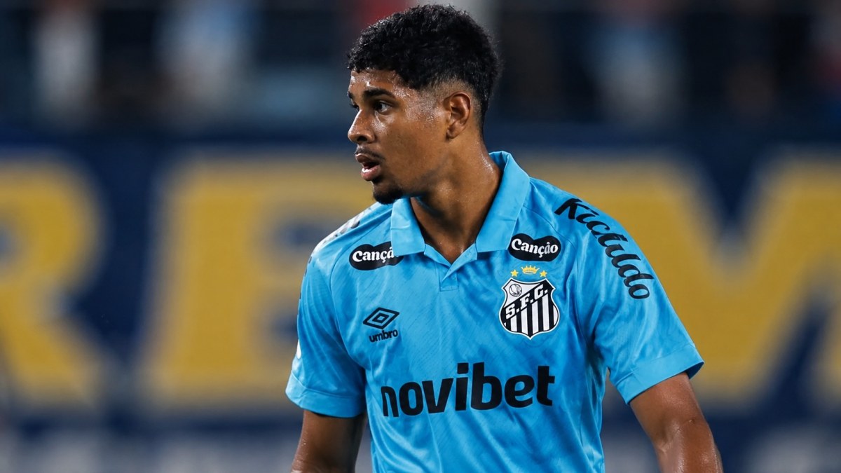 Santos recebe ofertas por João Ananias, alvo de Olympiacos e Al-Shabab