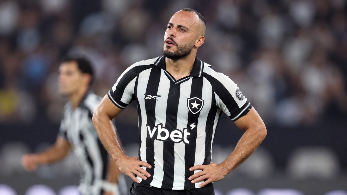 Arthur Cabral de saída? Botafogo pode receber oferta milionária