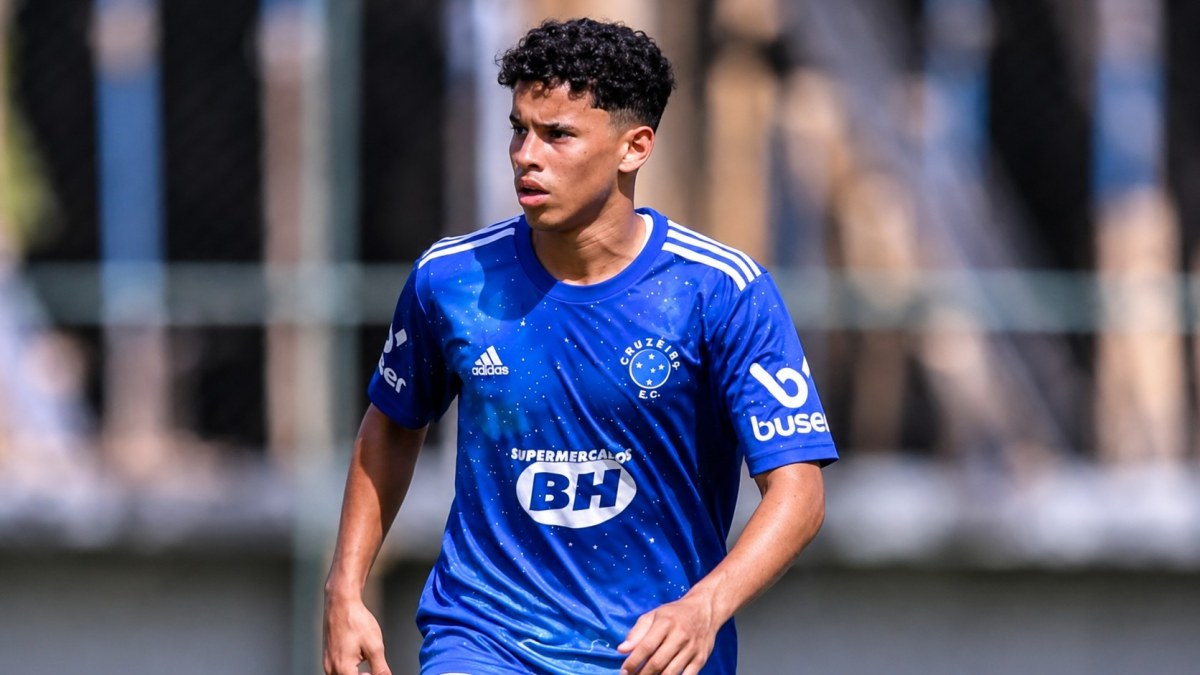Destaque da base, Rhuan Gabriel vive impasse no Cruzeiro