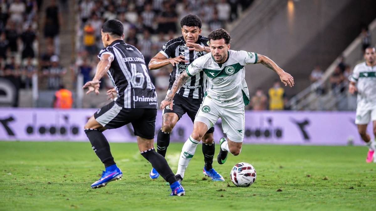 Goiás derrota o Ceará no fim e reacende sonho de acesso na Série B