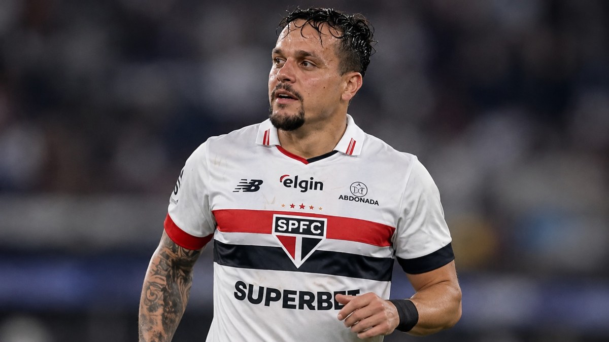 Artur quer ficar, mas valor exigido pelo Botafogo trava o São Paulo